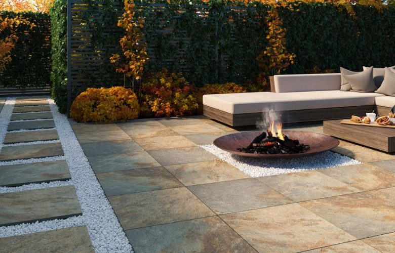 Athena oak w salonie pełnym światła i przestrzeni