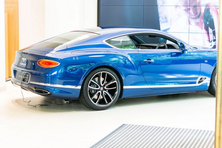 Sprzęt warsztatowy, który powinien mieć każdy pasjonat detailingu i napraw blacharsko-lakierniczych